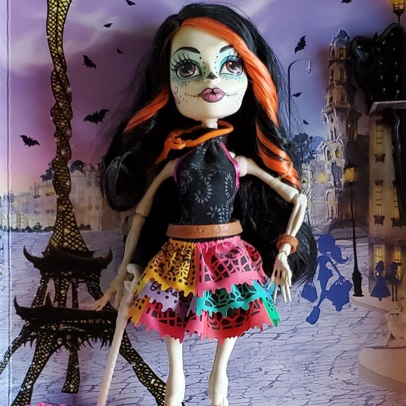 Mattel Monster High Scaris Skelita Calaveras Doll - Original Release 1st Run EUC - Picture 3 of 5